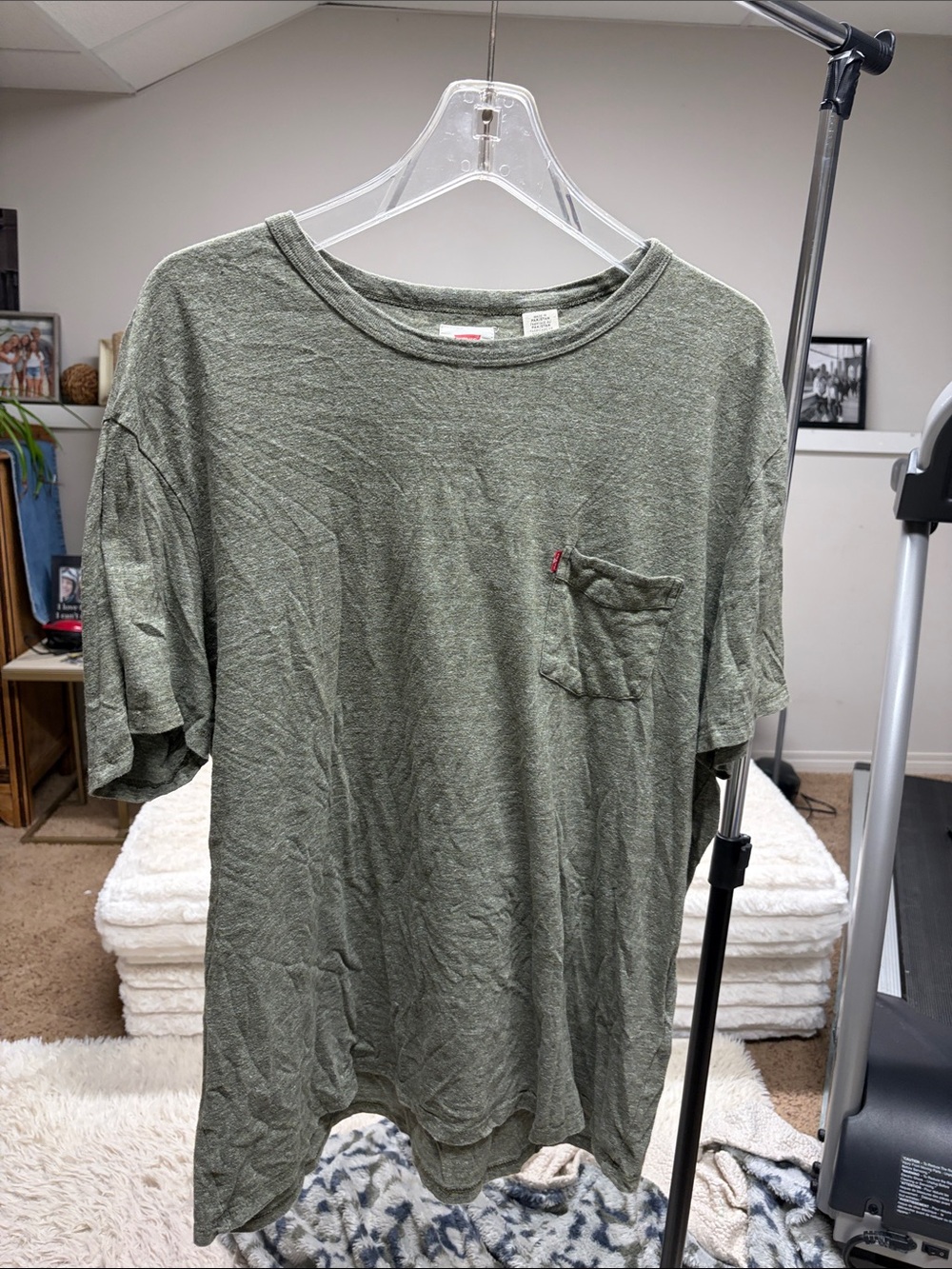 Levi’s Men's Olive Green Pocket T-Shirt